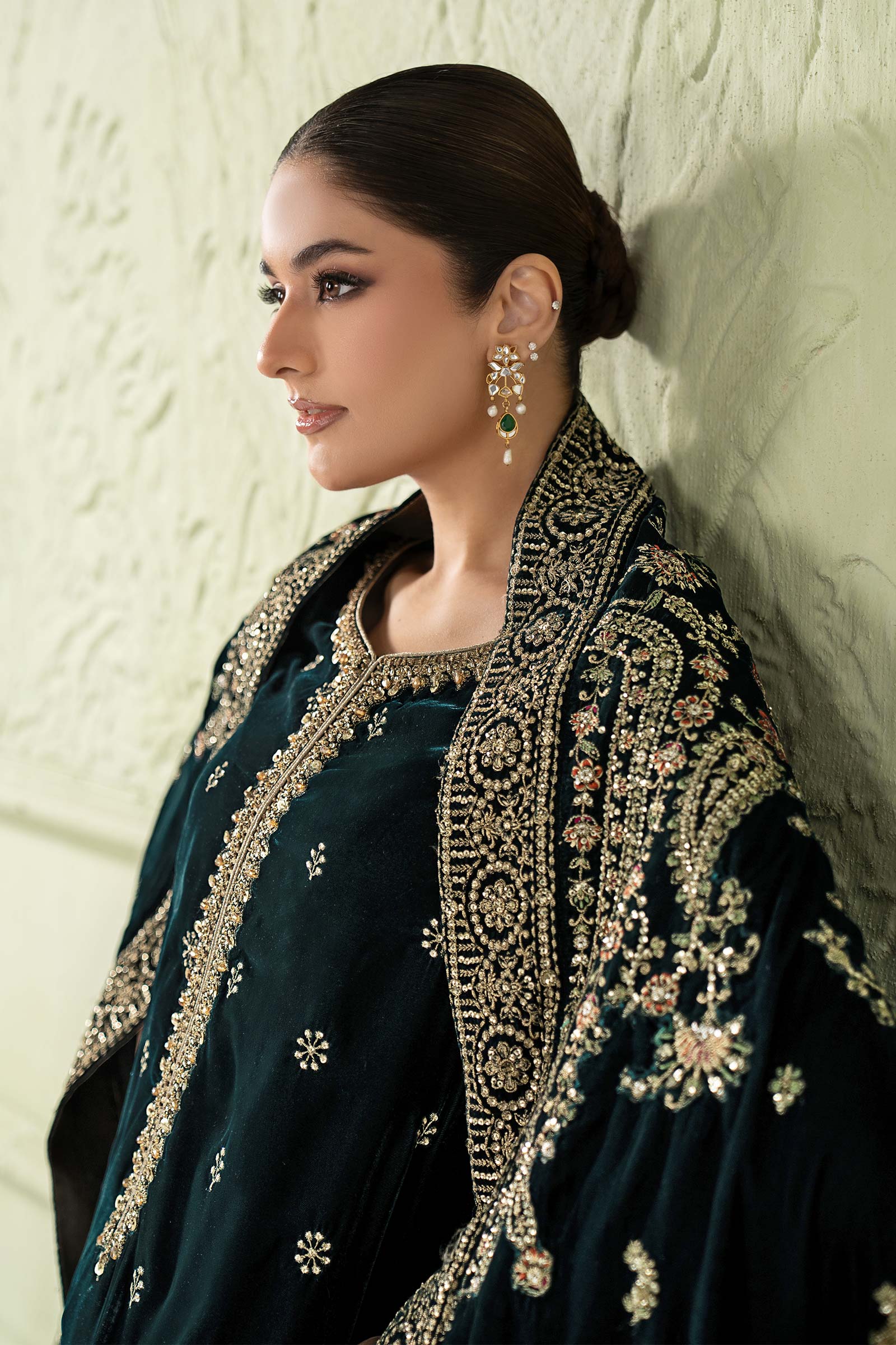 3 Piece Embroidered Velvet Suit - Image 5
