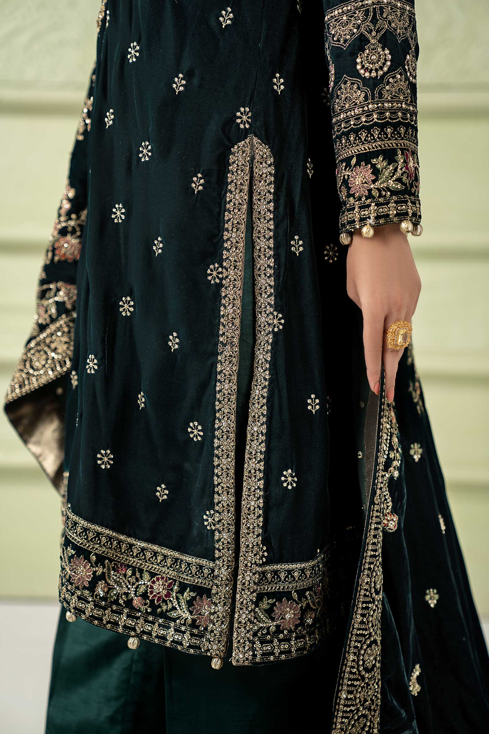 3 Piece Embroidered Velvet Suit - Image 6