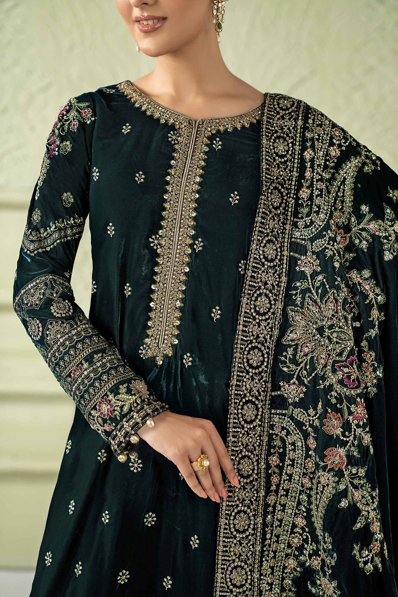 3 Piece Embroidered Velvet Suit - Image 7