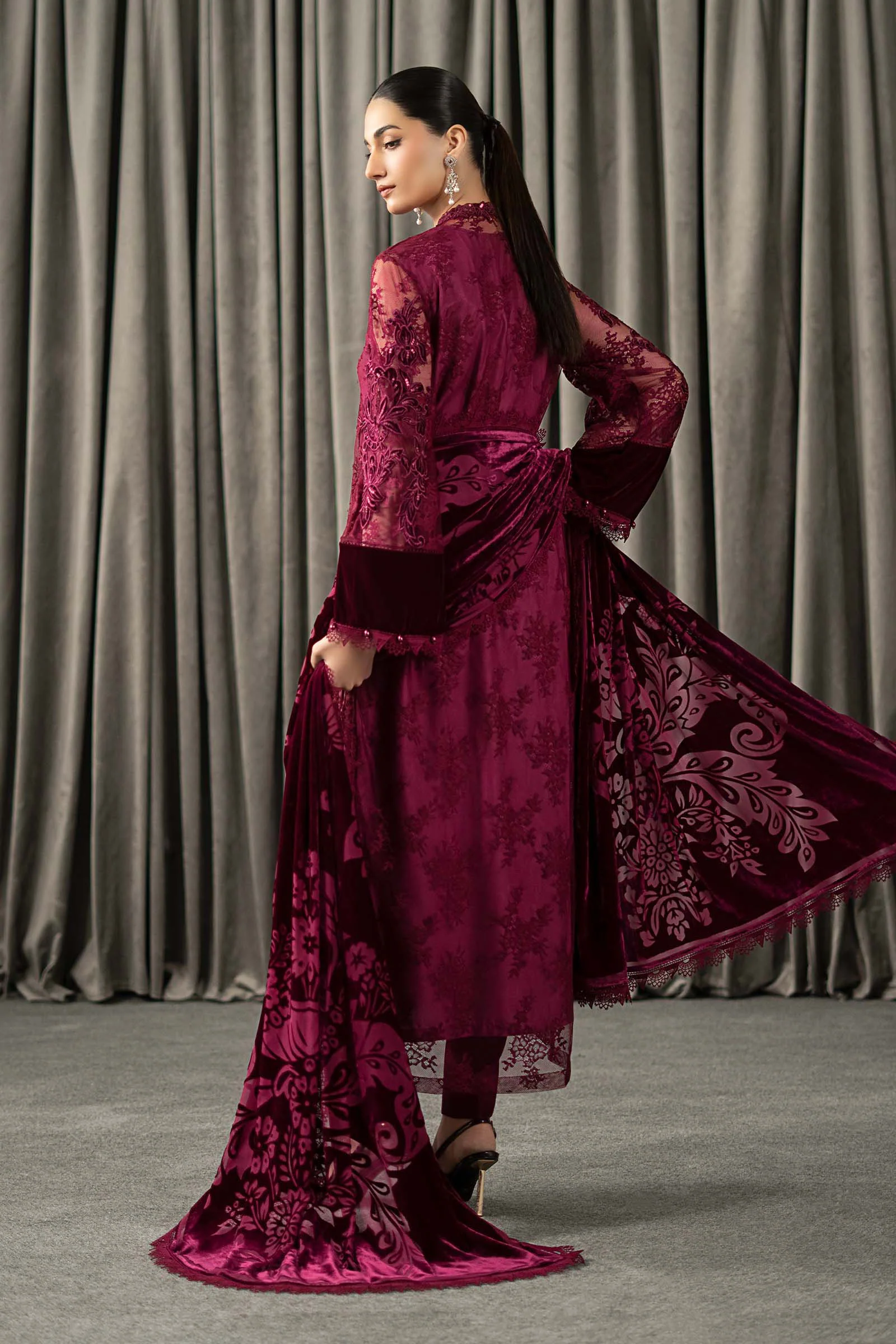 3 Piece Embroidered Chantilly Suit - Image 7